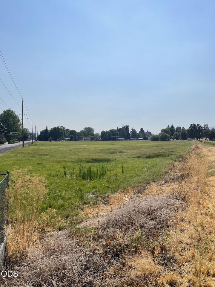 Property Photo: Anderson Street 100 & 200 OR 97603