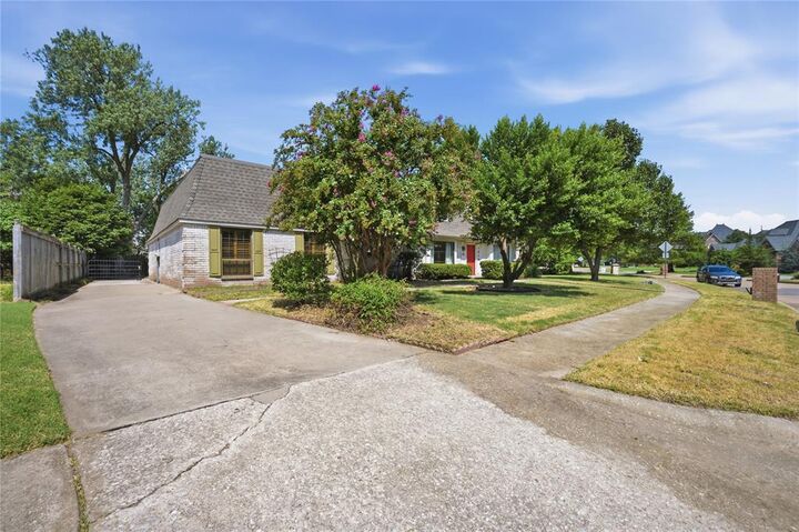 Property Photo: 1814 Brookhaven Boulevard OK 73072