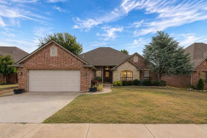 Property Photo:  16320 Old Elm Lane  OK 73013 