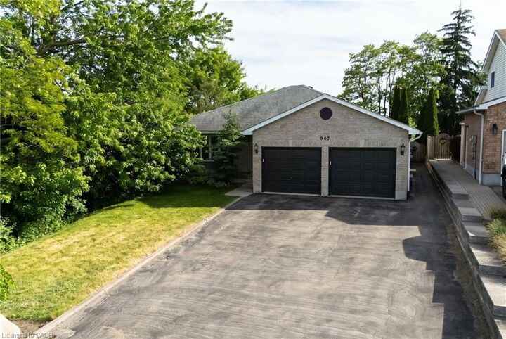 Property Photo:  907 Doon Village Road  ON N2P 1A1 