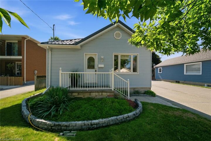Property Photo: 37 Hill Avenue ON N3R 4G8