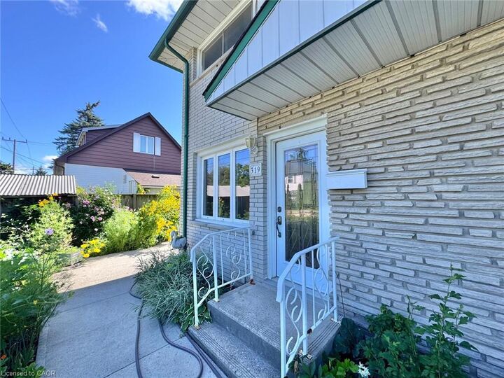 Property Photo:  327 Montrose Street S 319  ON N3H 2J4 