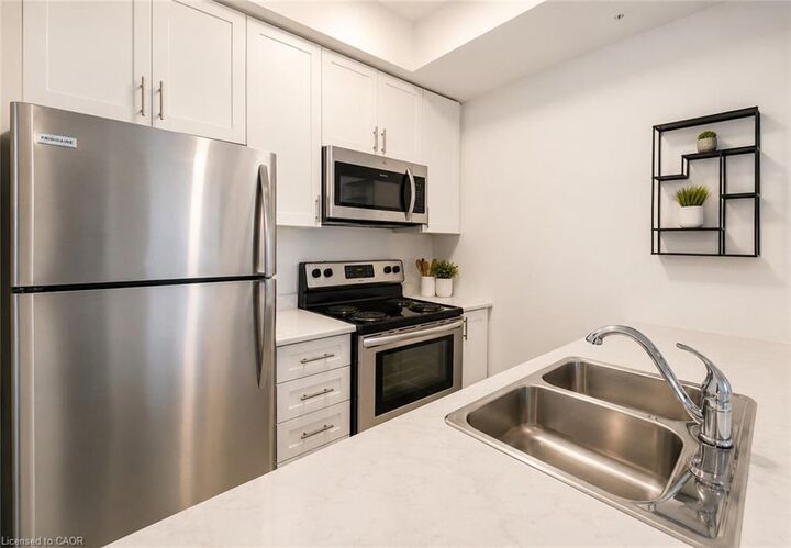 Property Photo:  81 Robinson Street 703  ON L8P 0B9 