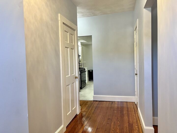 Property Photo:  118-120 Paul Revere Rd 120  MA 02476 