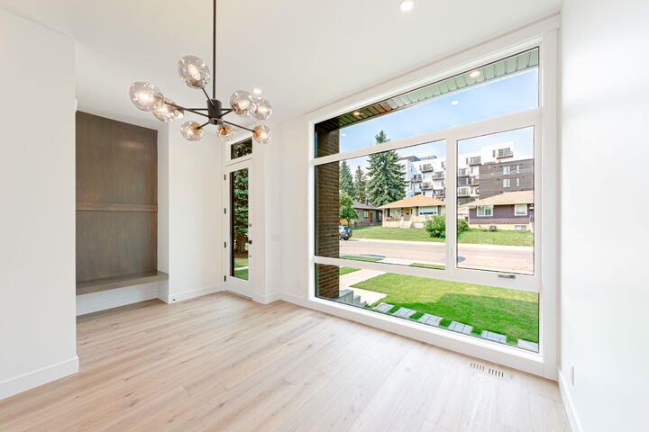 Property Photo: 2028 36 Street SW AB T3E 2Z1