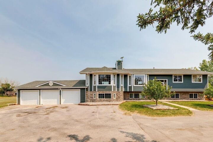 Property Photo: 271154 Range Road 285 AB T4B 2A4