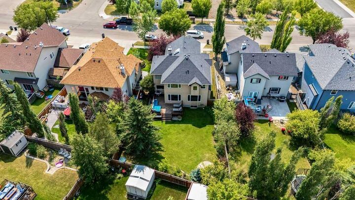 Property Photo: 391 Banister Drive AB T1S 1W2