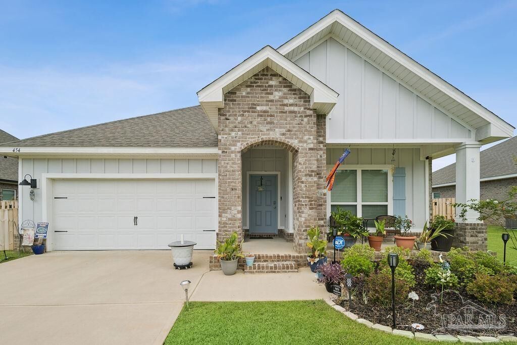 Property Photo:  454 Connie Way  FL 32533 