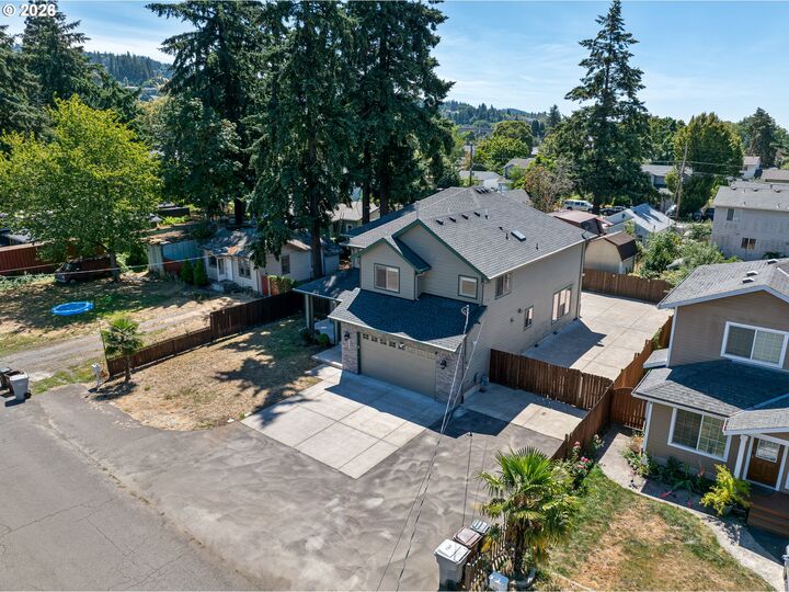 Property Photo:  8328 SE Clatsop St  OR 97086 