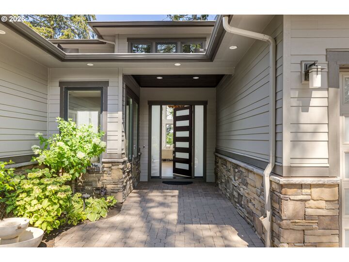 Property Photo:  1923 Mapleleaf Ct  OR 97034 
