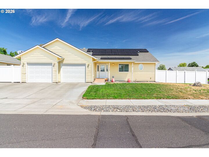Property Photo:  710 W Sandpiper Ave  OR 97838 