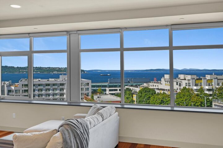 Property Photo: 2319 1st Avenue 306 WA 98121