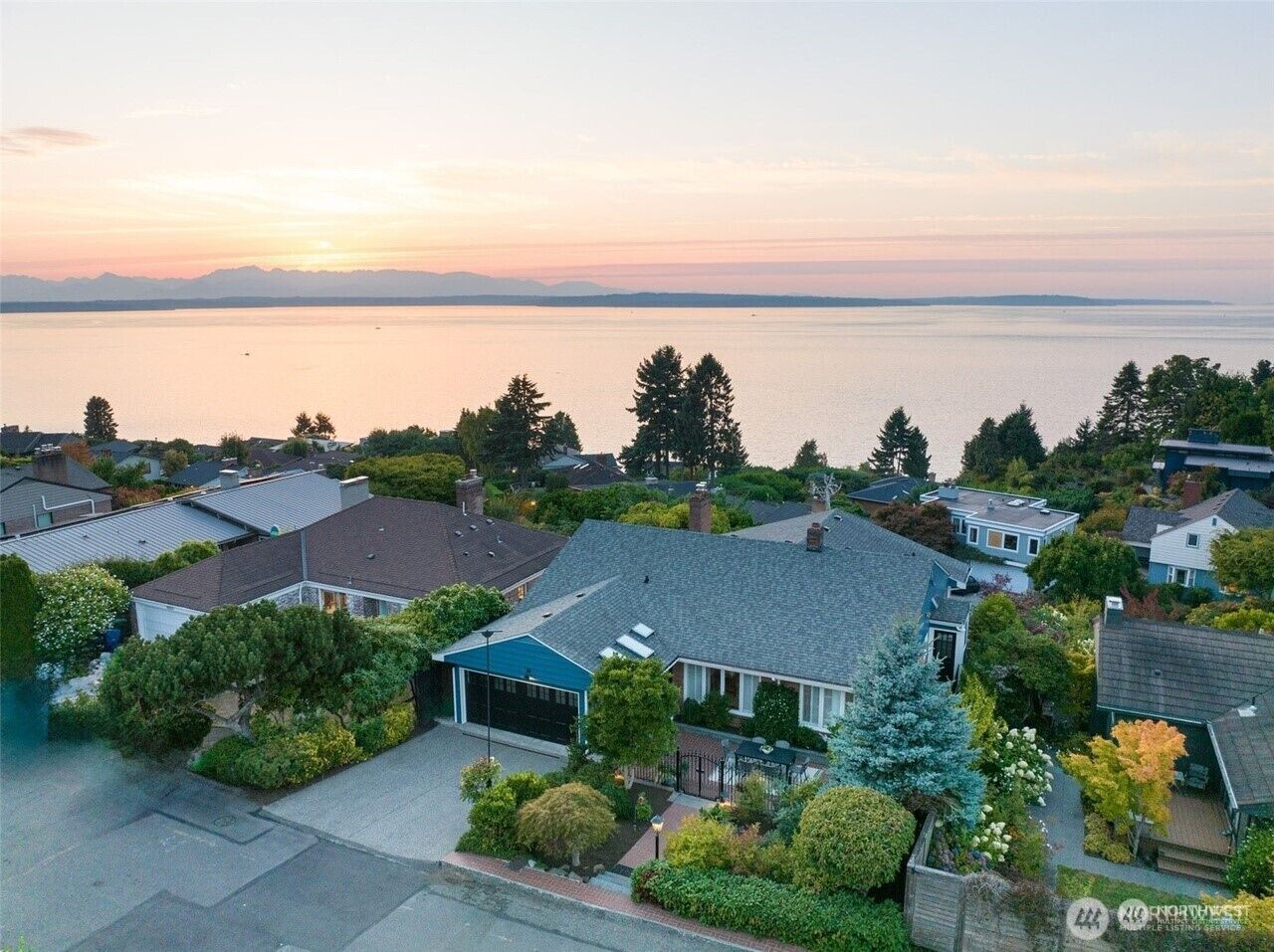 Property Photo: 10233 Belgrove Court NW WA 98117