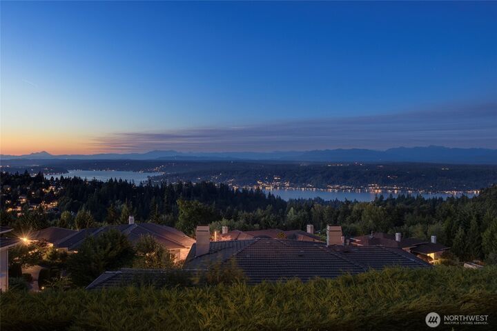 Property Photo:  17186 SE 58th Street  WA 98006 