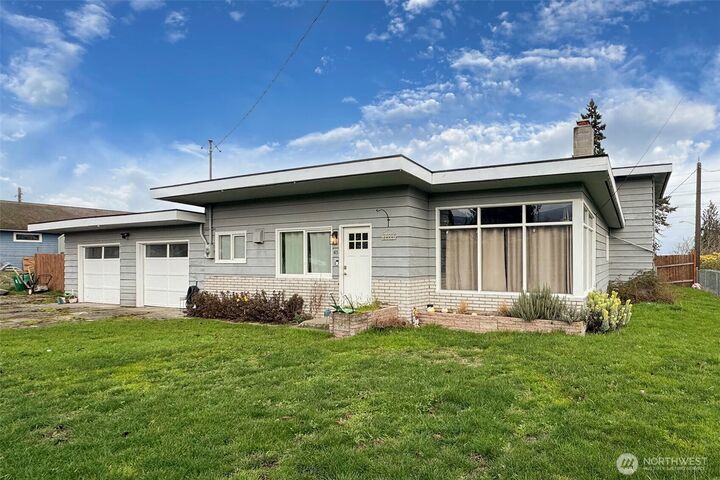 Property Photo: 413 E Orcas Avenue WA 98362