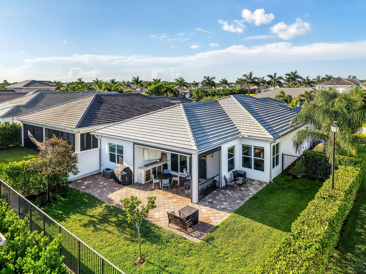 Property Photo: 7887 Waterford Isles Lane FL 33446