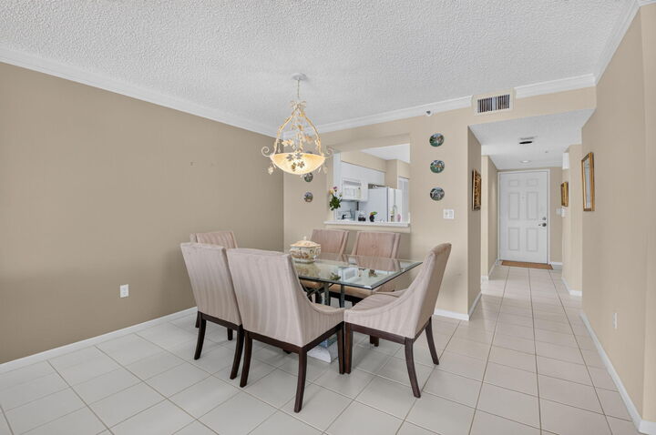 Property Photo:  14096 Huntington Pointe Drive 309  FL 33484 