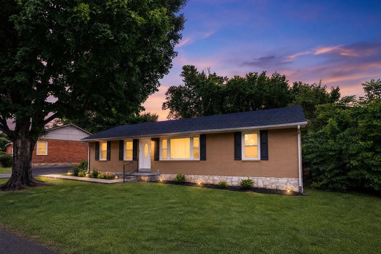 Property Photo: 1424 Longview Drive KY 42101
