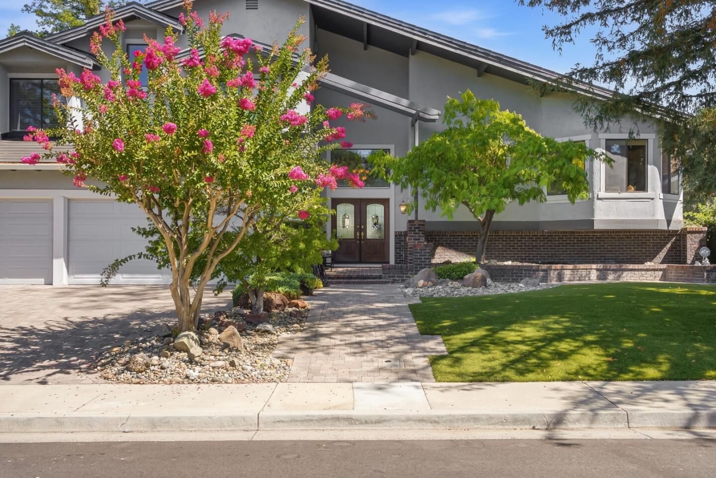 Property Photo: 1667 Glenrock Court CA 95124