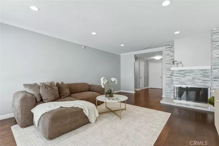 Property Photo:  9952 Effingham  CA 92646 