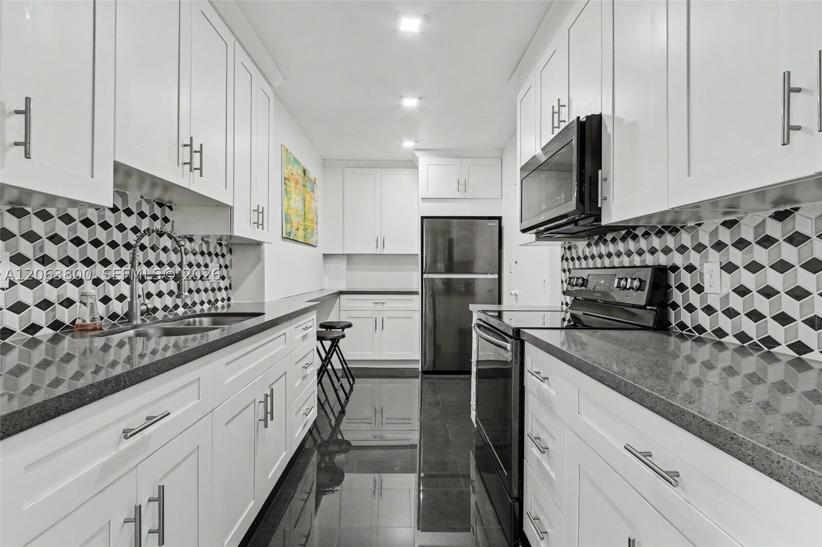Property Photo:  4400 Hillcrest Dr 1005A  FL 33021 