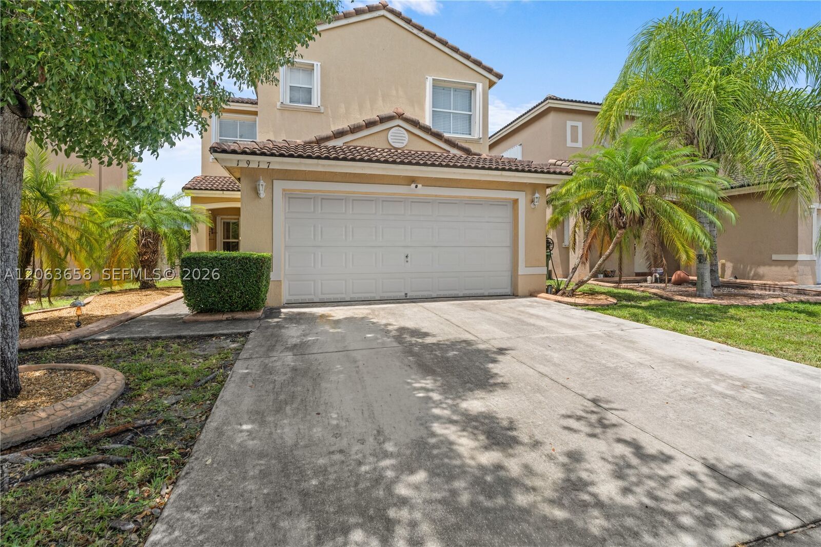 Property Photo: 1917 SE 14th St 0 FL 33035