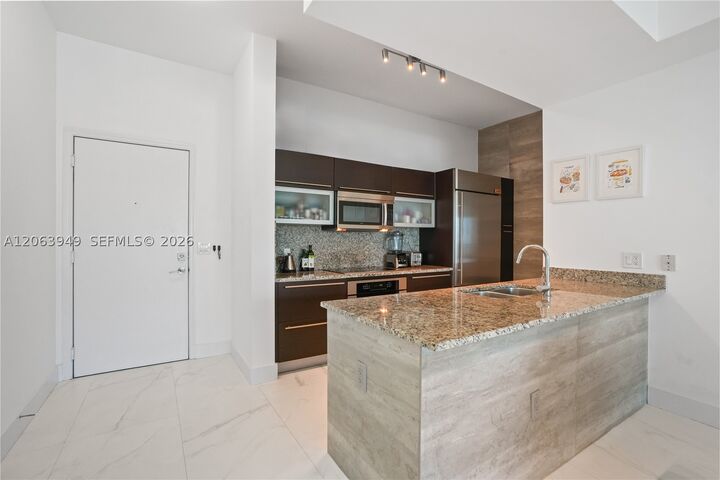Property Photo:  950 Brickell Bay Dr 4101  FL 33131 