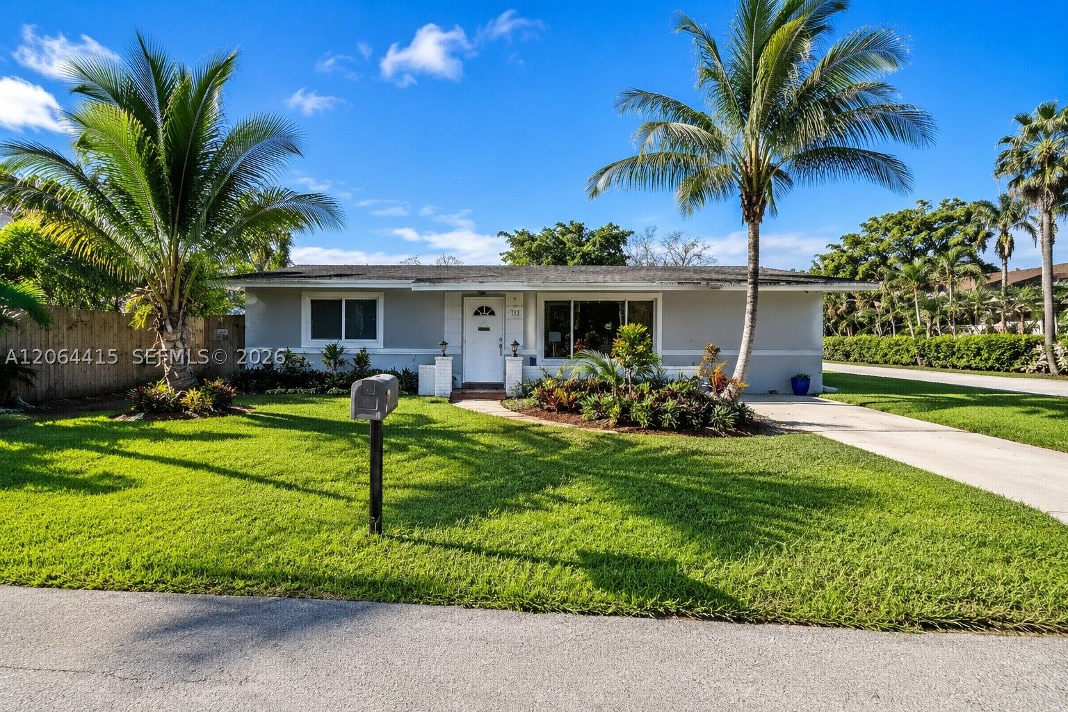 Property Photo: 3730 SW 47th Ct FL 33312