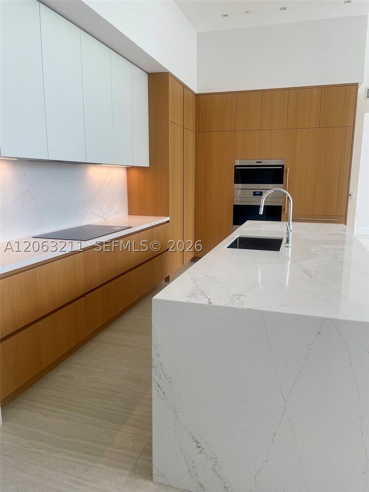 Property Photo:  2321 SE 17th St 302  FL 33316 