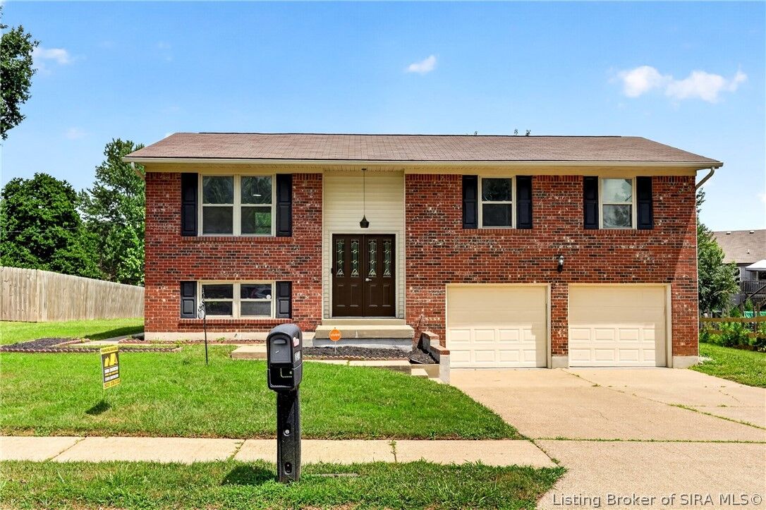 Property Photo: 1604 Northaven Drive IN 47130
