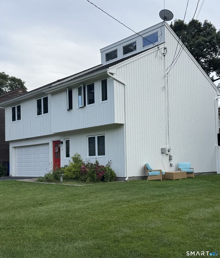 Property Photo:  9 Oakledge Circle  CT 06854 