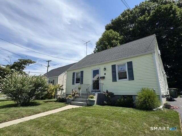 Property Photo:  8 Edgemont Road  CT 06460 