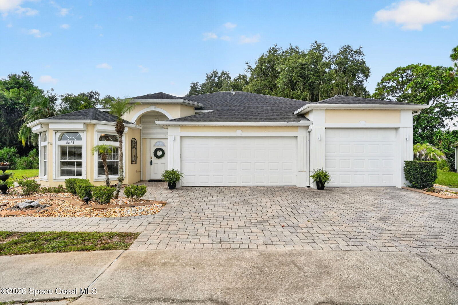 Property Photo: 4421 Sugarberry Lane FL 32796