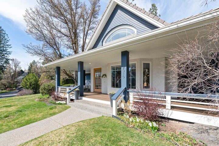 Property Photo:  2010 E Overbluff Ct  WA 99203 