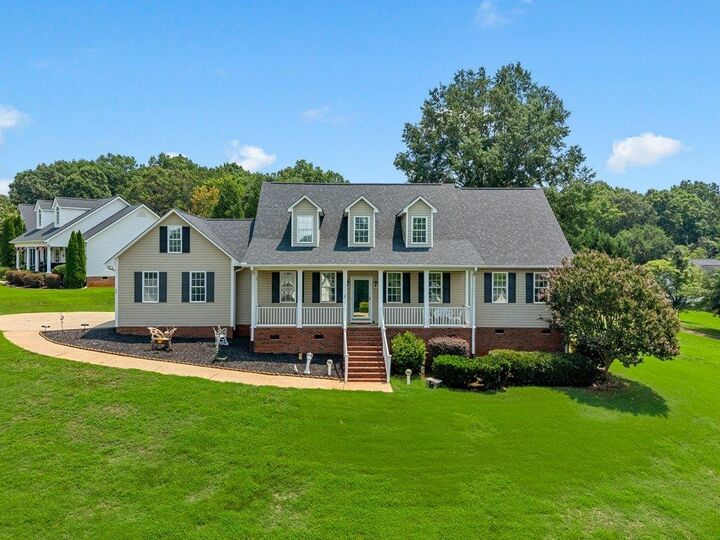 Property Photo:  404 Shallowford Drive  SC 29316 
