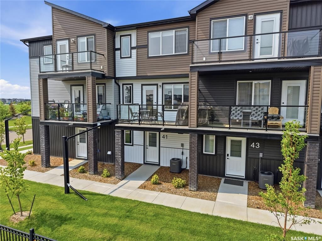 Property Photo:  651 Dubois Crescent 41  SK S7V 1N3 