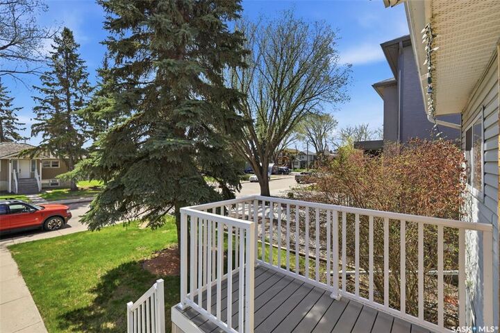 Property Photo: 816 Empress Street SK S7K 0Y4