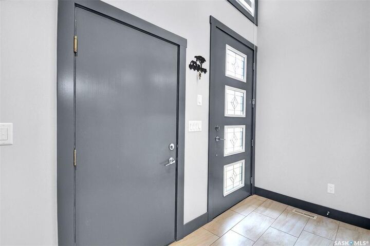 Property Photo:  519 Kenaschuk Way  SK S7W 0Y5 