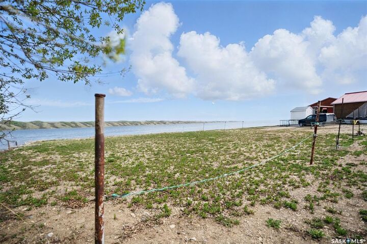 Property Photo:  100 Maclachlan Avenue  SK S0K 4T1 