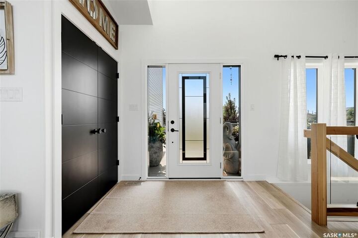 Property Photo:  232 Edgewood Drive  SK S2V 1C3 