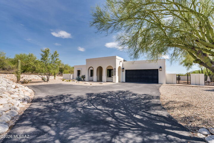 Property Photo: 4554 N Avenida Del Cazador AZ 85718