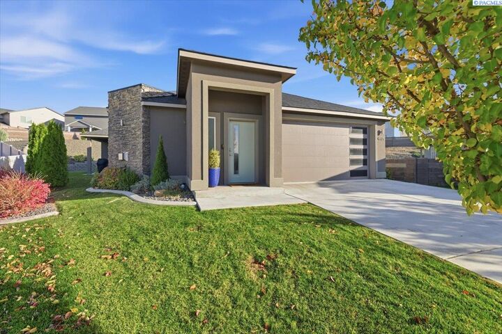 Property Photo:  4939 Smitty Dr  WA 99352 