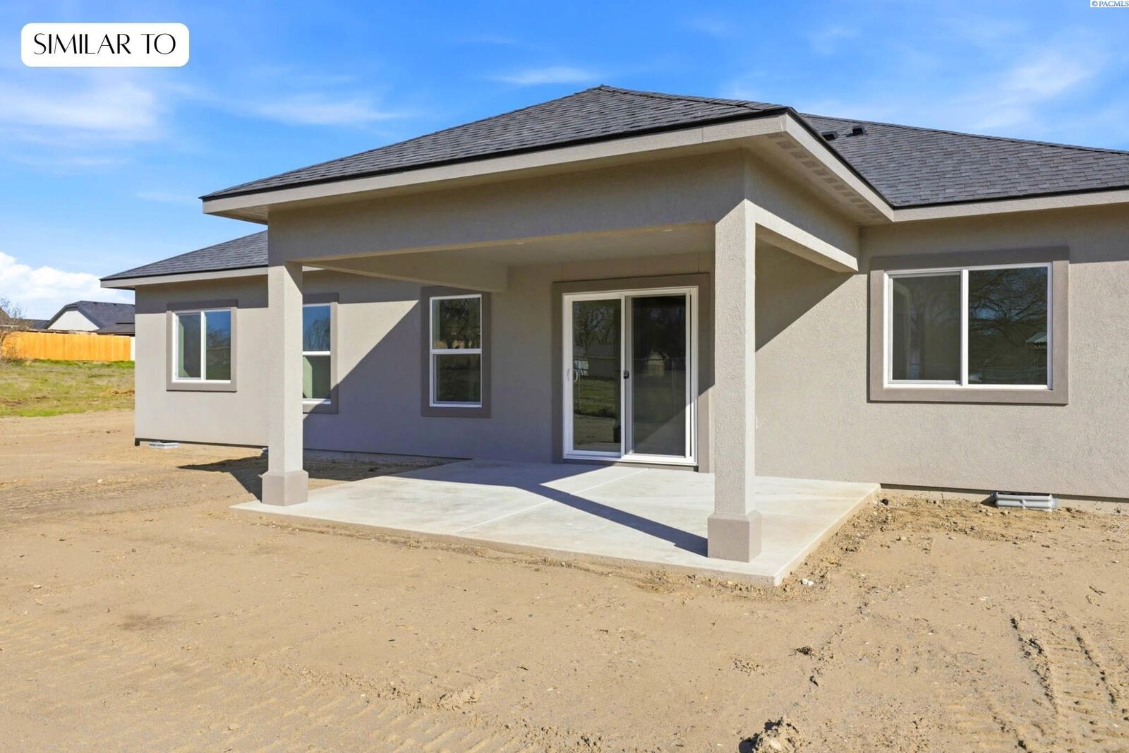 Property Photo: 2166 S Elm Pl WA 99337