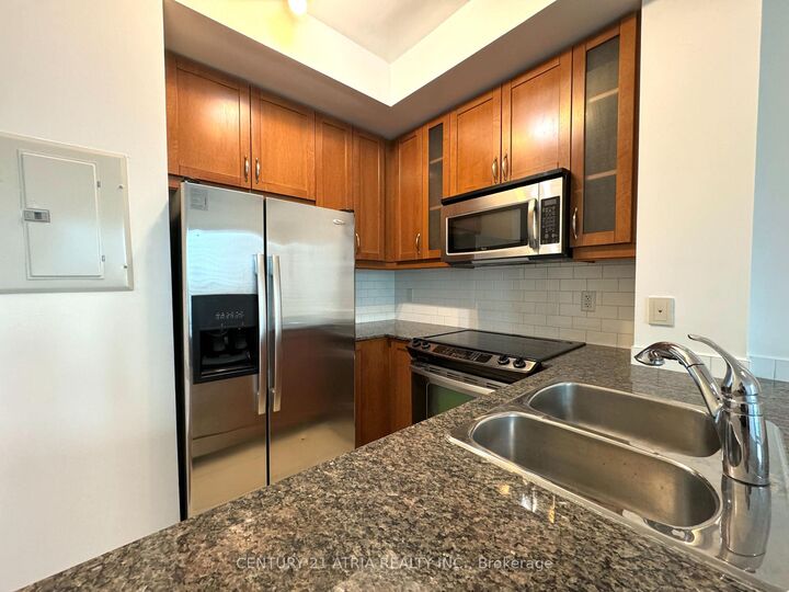 Property Photo: 18 Holmes Avenue 1006 ON M2N 0E1