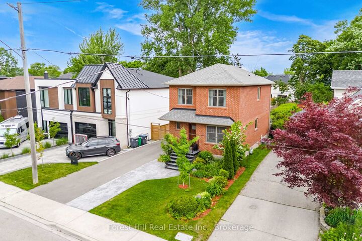 Property Photo: 39 Broadview Avenue ON L5H 2S8