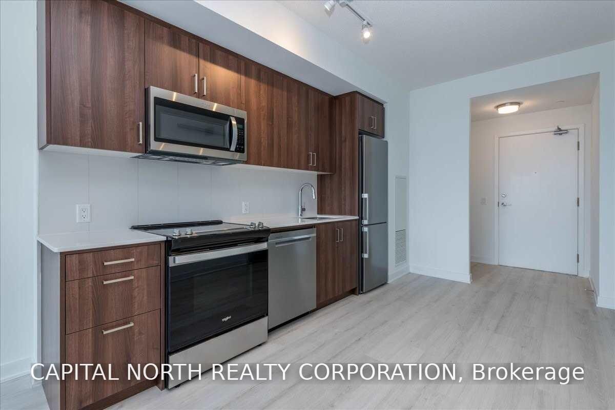 Property Photo:  681 Yonge Street 616  ON L4N 4E8 