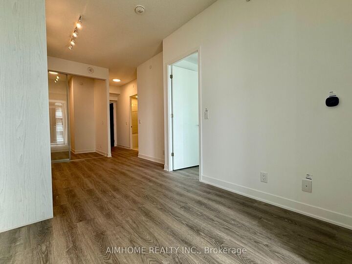 Property Photo:  180 Front Street E 2909  ON M5A 0A9 
