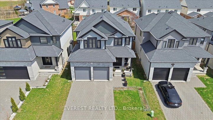 Property Photo: 2149 Tokala Trail ON N6G 0Z7