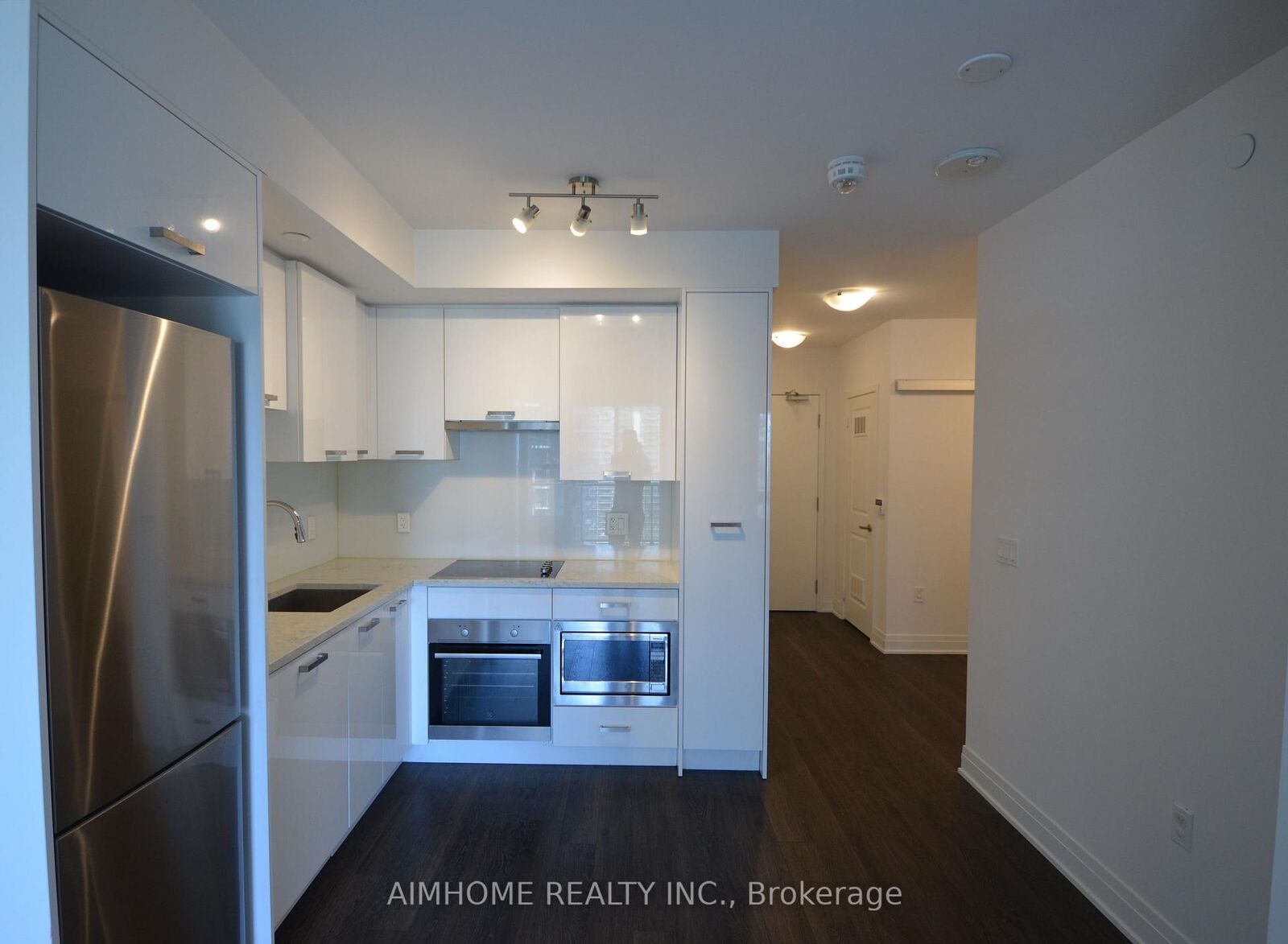 Property Photo:  99 Broadway Avenue 2202  ON M4P 0E3 