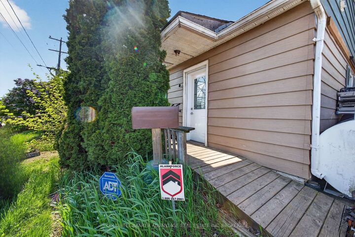 Property Photo: 614 Waterloo Street ON L8H 6V5